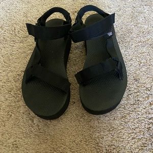 TEVA flatform black size 6